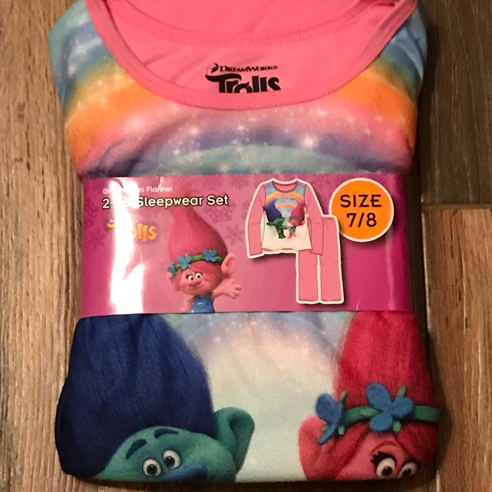 🧝‍♀️ NWT DreamWorks brand Trolls girls’ pajamas